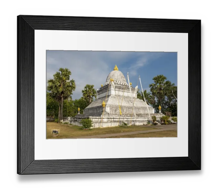 Framed Print : Stupa of Wat Wisunarat temple, Luang Prabang Framed Print : Stupa of Wat Wisunarat temple, Luang Prabang