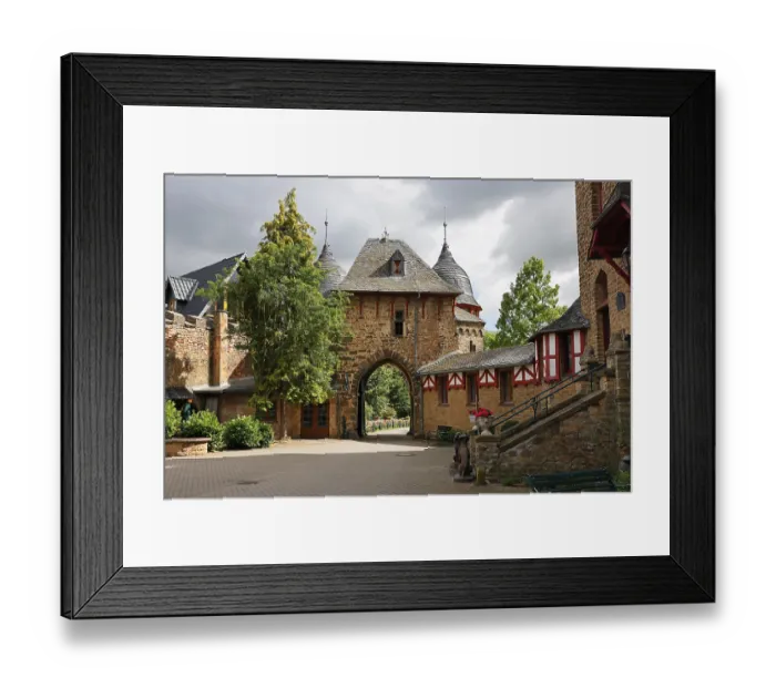 Framed Print : Satzvey Castle, medieval moated castle