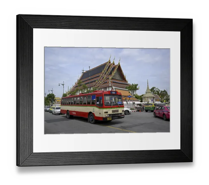 Framed Print : Street scene in front of Wat Pho