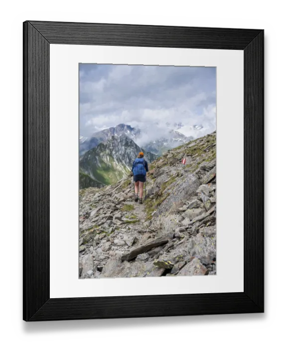 Framed Print : Hikers in the high mountains, Lasoerling Hoehenweg Framed Print : Hikers in the high mountains, Lasoerling Hoehenweg