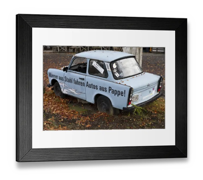 Framed Print : Trabi with the inscription Maenner aus Stahl fahren Autos aus Pappe Framed Print : Trabi with the inscription Maenner aus Stahl fahren Autos aus Pappe