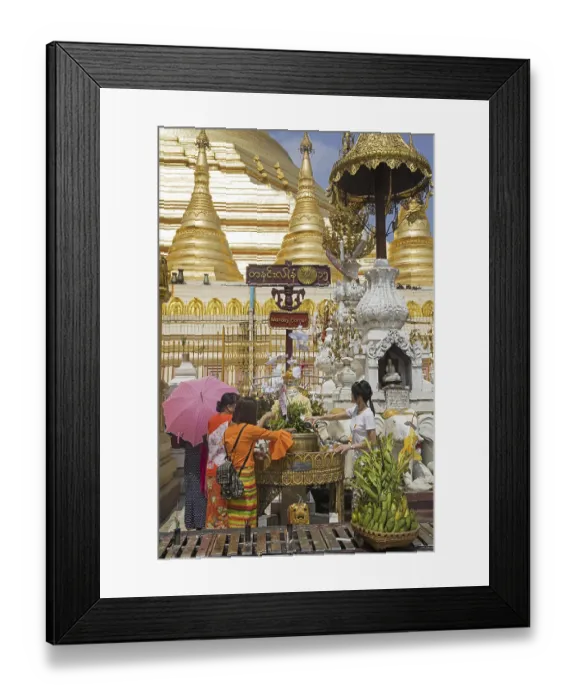 Framed Print : Burmese visitors at the Monday planetary post at the Shwedagon Pagoda