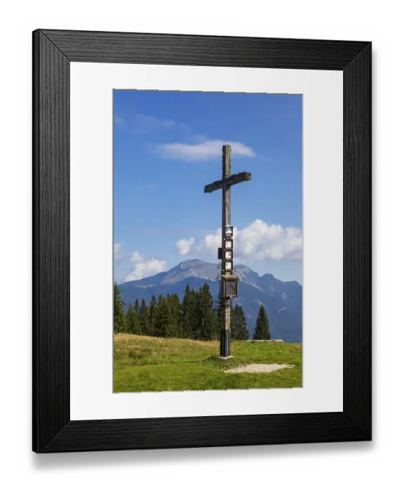 Framed Print : Summit cross on the Breitenberg with a view of the Schafberg