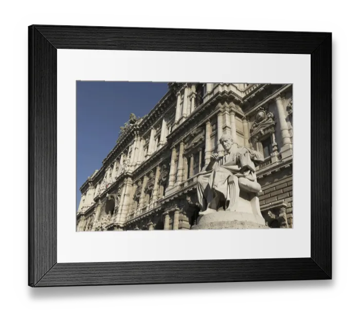 Framed Print : Statue of Elio Floriano Erennio Modestino in front of the Palazzo di Giustizia