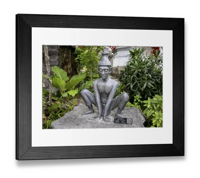 Framed Print : Sculpture in the garden of Wat Pho Framed Print : Sculpture in the garden of Wat Pho