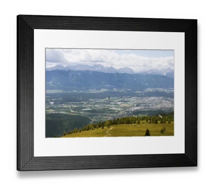 Framed Print : Paraglider on the Gerlitzen Alpe Framed Print : Paraglider on the Gerlitzen Alpe