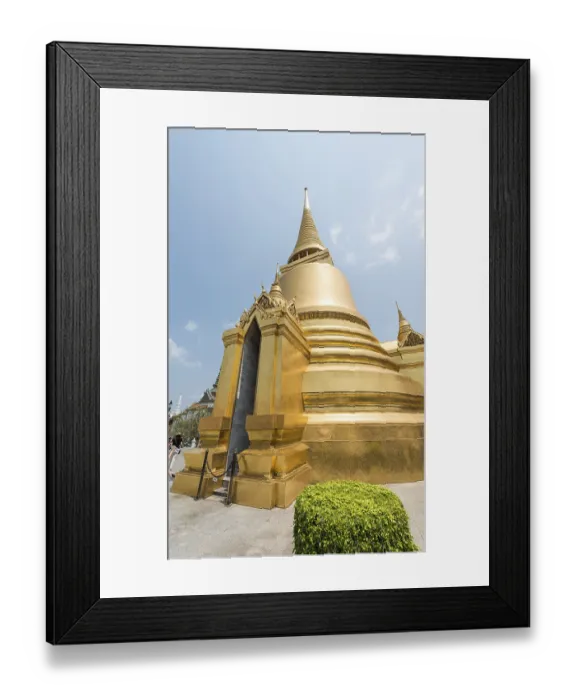 Framed Print : Phra Si Rattana Chedi, Wat Phra Kaeo Temple