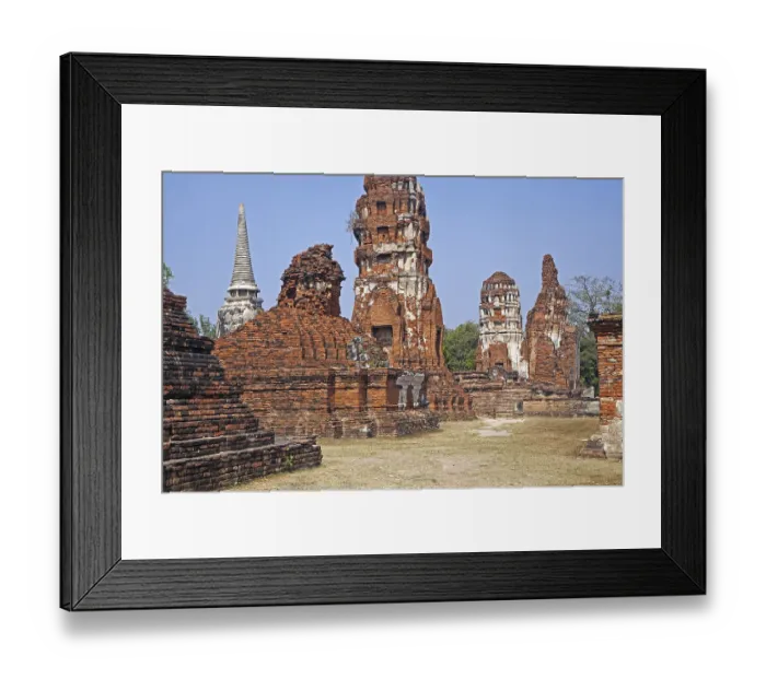 Framed Print : Ruined Buddhist stupas at Wat Mahathat in the Ayutthaya Historical Park