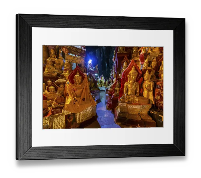 Framed Print : Golden Buddha statues, Pindaya cave Framed Print : Golden Buddha statues, Pindaya cave
