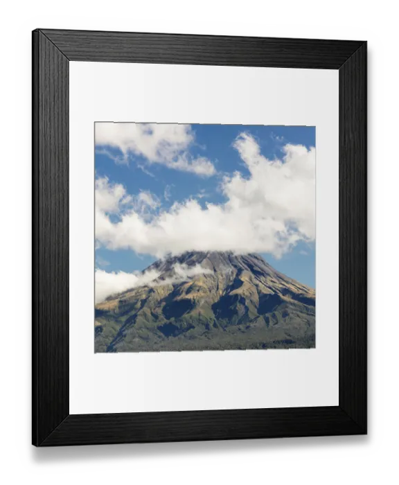 Framed Print : Mount Taranaki (2518m), Oceania Framed Print : Mount Taranaki (2518m), Oceania