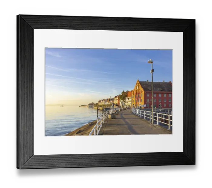 Framed Print : Lakeside promenade and harbour of Meersburg on Lake Constance