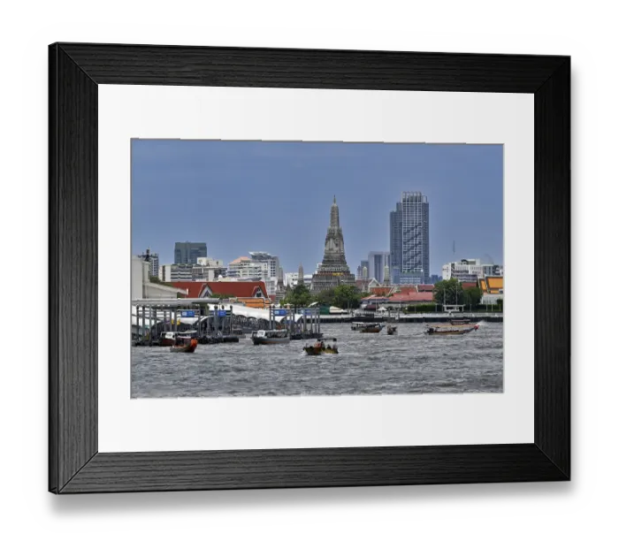 Framed Print : Thonburi Pagoda of Wat Arun and skyscrapers on the Chao Phraya