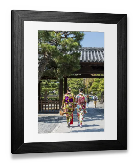 Framed Print : Japanese women dressed with kimono