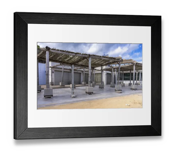 Framed Print : Retail, not yet open gastronomy Framed Print : Retail, not yet open gastronomy