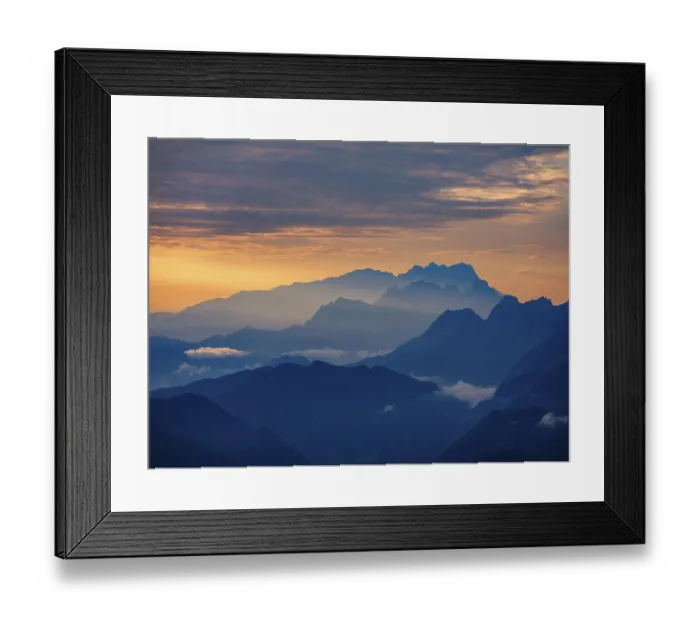 Framed Print : Silhouette of the Hoher Dachstein in the haze at dawn Framed Print : Silhouette of the Hoher Dachstein in the haze at dawn