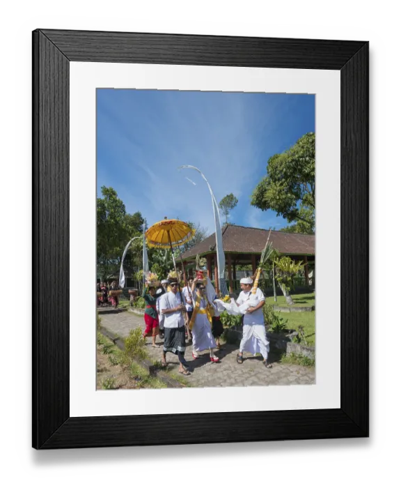 Framed Print : Procession of devout Buddhists with offerings