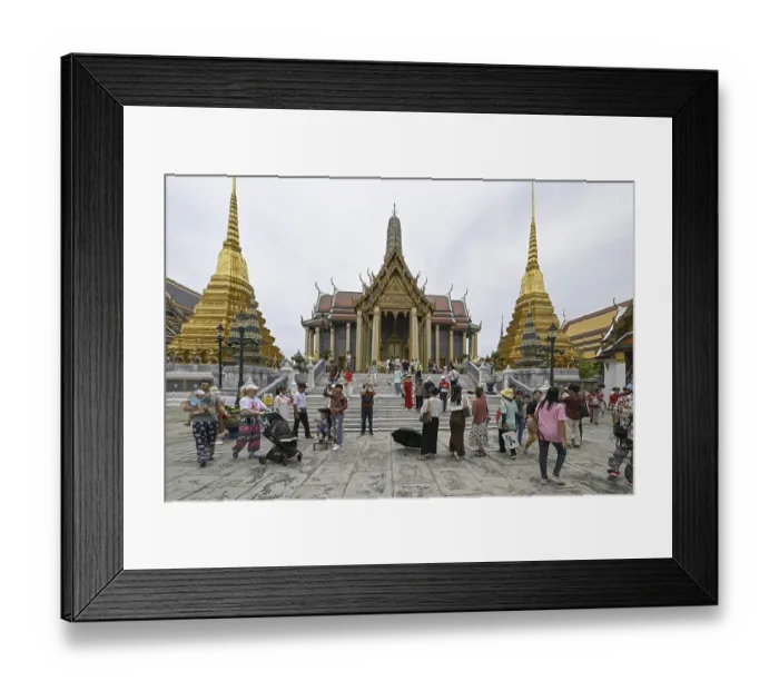 Framed Print : Tourists at Wat Phra Kaew, Temple of the Emerald Buddha Framed Print : Tourists at Wat Phra Kaew, Temple of the Emerald Buddha