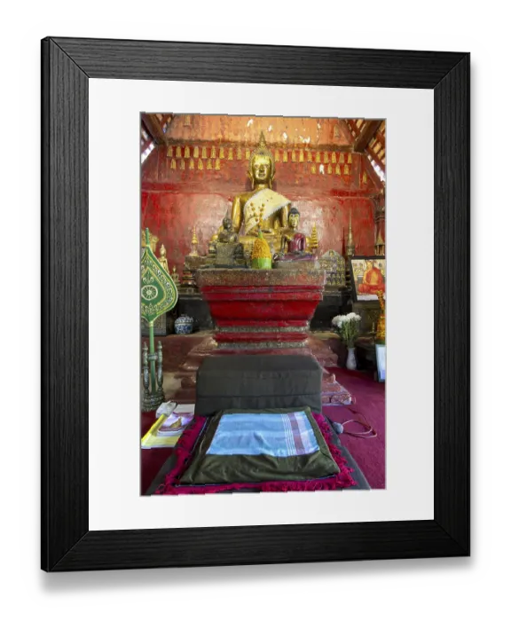 Framed Print : Golden Buddha statue, Bhumispara-mudra