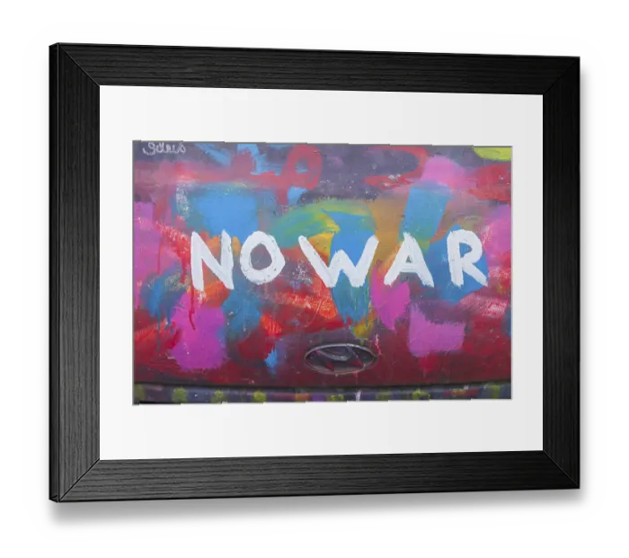 Framed Print : Lettering No War, kein Krieg, colourfully painted vintage car