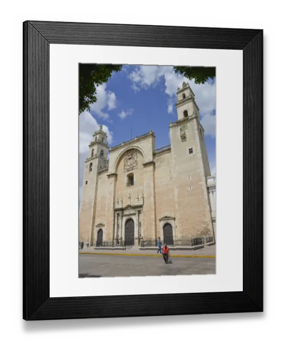 Framed Print : Cathedral de San Ildefonso, Plaza de la Independencia