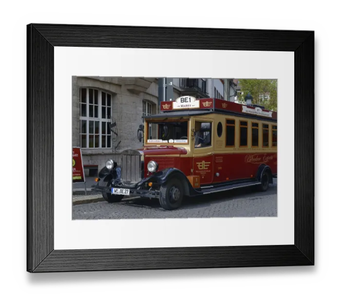 Framed Print : Old bus for city tours, Weimar