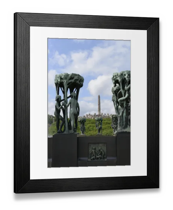 Framed Print : Fountain figures and monolith, Vigelandpark in Frognerpark