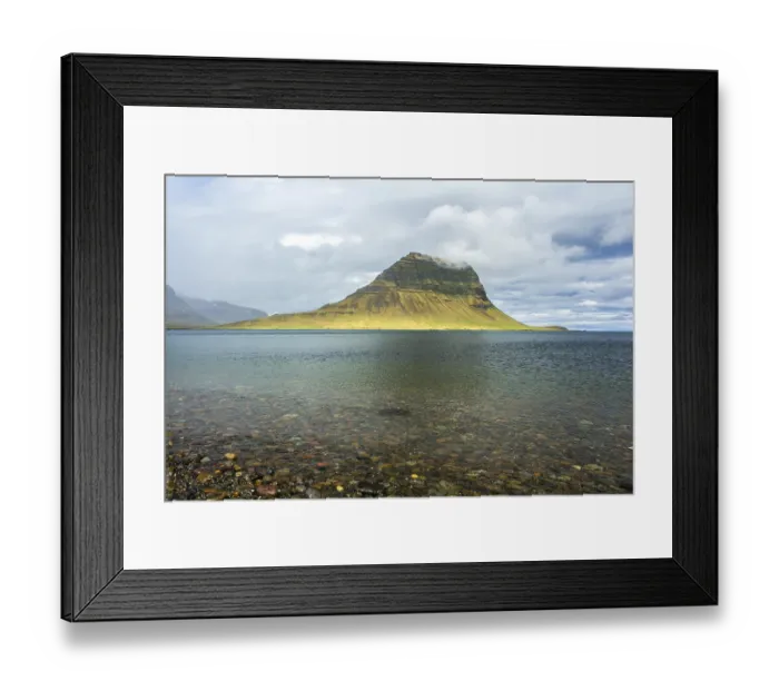 Framed Print : View on famous magnificent mountain in Grundarfjordur