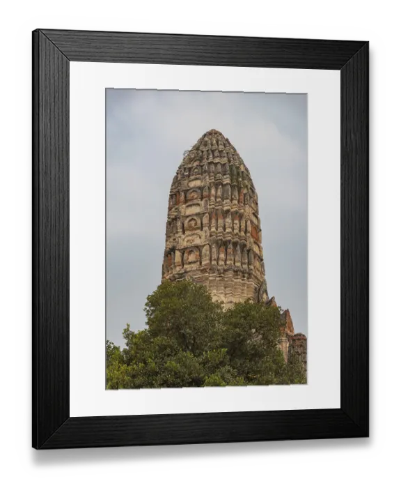 Framed Print : A picture of the central prang of the Wat Chaiwatthanaram Temple