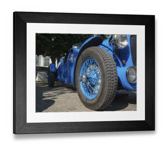 Framed Print : Wide-angle frontal view of the blue Delahaye 135 M Le Mans with starting number 23 on the Passer promenade in front of