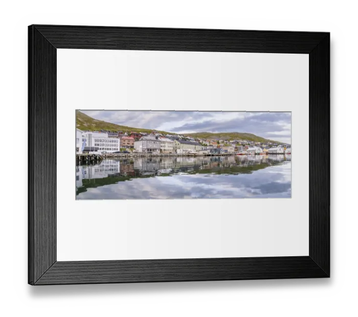Framed Print : Port of Honningsvag in Finnmark Norway Framed Print : Port of Honningsvag in Finnmark Norway