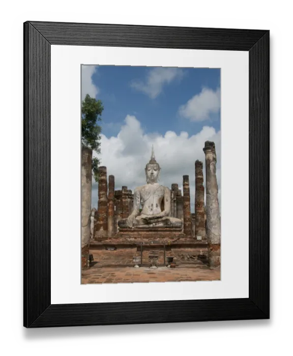 Framed Print : Wat Mahathat was founded in the 13th century by King Intharathit (c) Framed Print : Wat Mahathat was founded in the 13th century by King Intharathit (c)