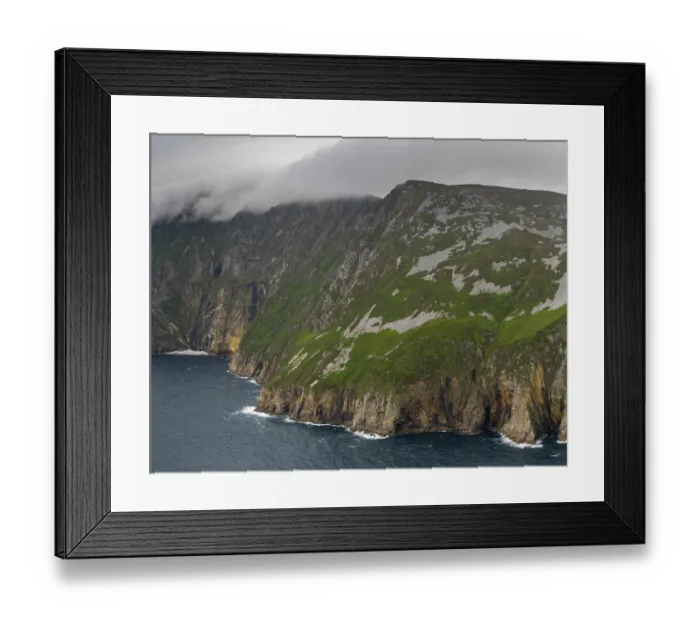 Framed Print : A view of the mountains and cliffs of Slieve League on the northwest coast of Ireland