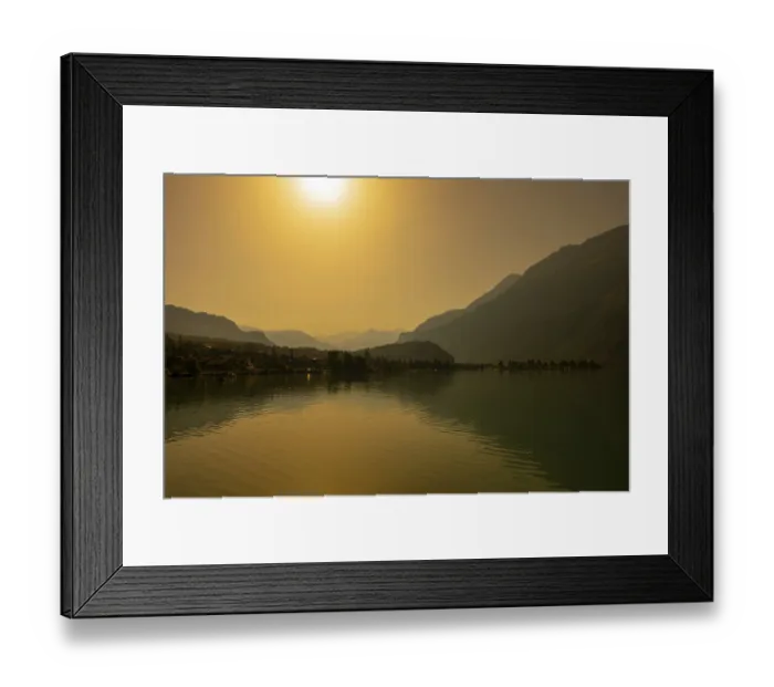 Framed Print : View over Lake Brienz with Mountain and Sunlight in Brienz Framed Print : View over Lake Brienz with Mountain and Sunlight in Brienz