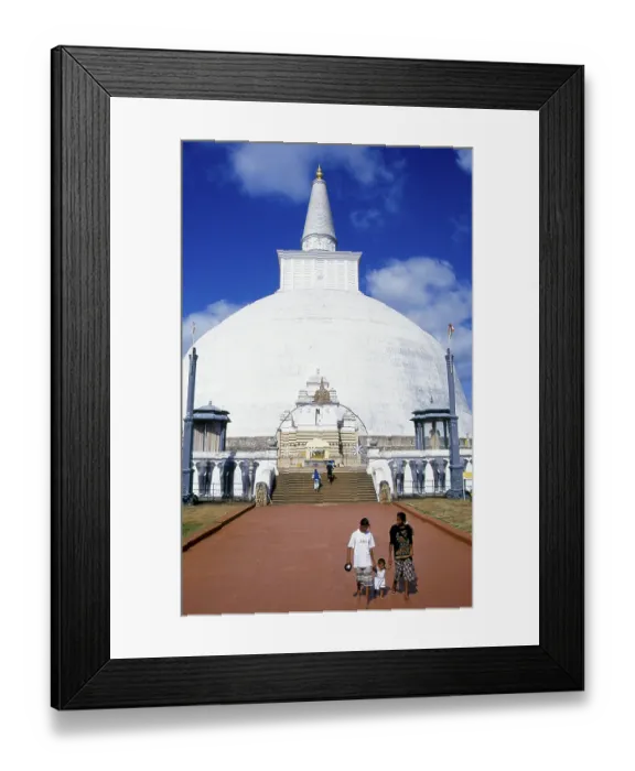 Framed Print : Ruvanvelisaya Dagoba was built by King Dutugemunu (r)