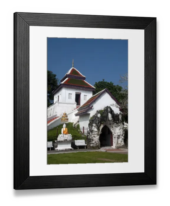 Framed Print : Wat Phra Mahathat Woramahawihan
