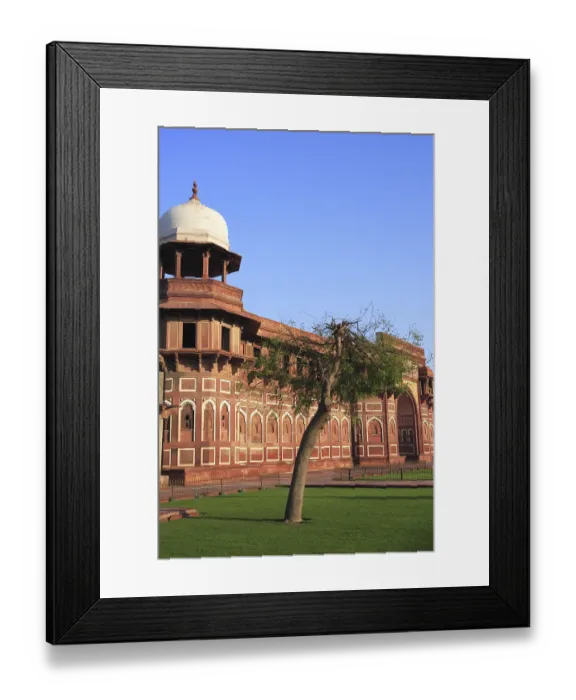 Framed Print : Agra fort built in 16th Century by Mughal emperor Framed Print : Agra fort built in 16th Century by Mughal emperor