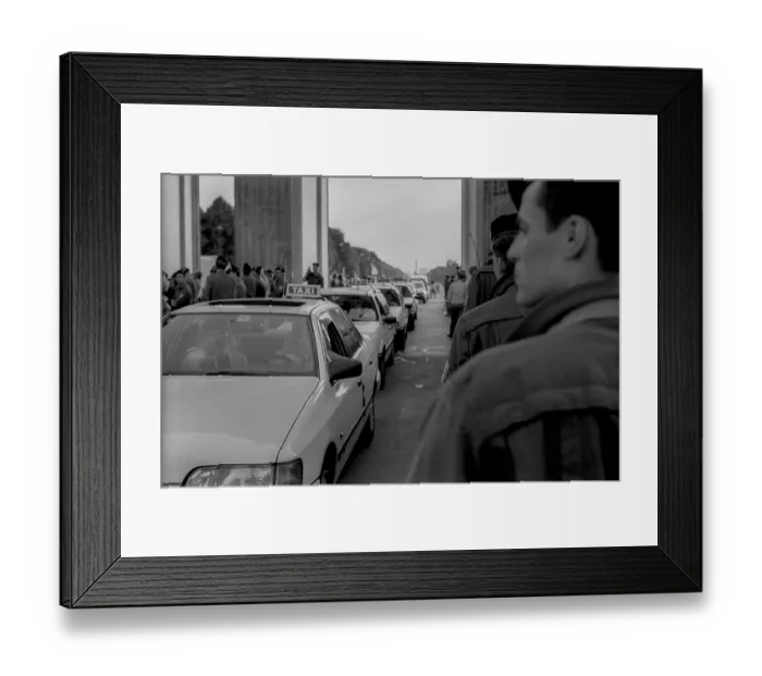Framed Print : NGermany, Berlin, 26.05.1992, public parliamentary group meeting of Buendnis 90 / Die Gruenen under the Brandenburg Tor Framed Print : NGermany, Berlin, 26.05.1992, public parliamentary group meeting of Buendnis 90 / Die Gruenen under the Brandenburg Tor