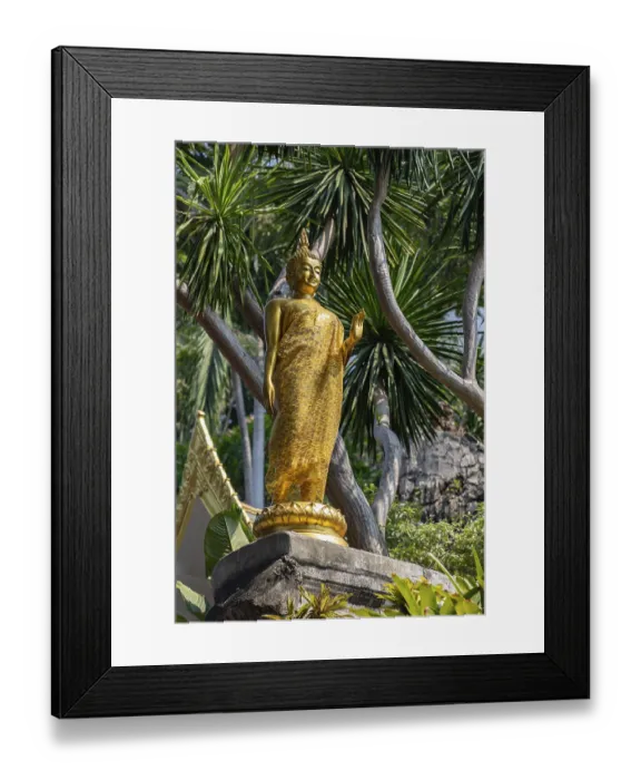 Framed Print : A picture of a golden Buddha statue at the Wat Saket Ratchaworamahawihan