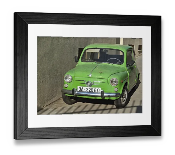 Framed Print : Beliebter Kleinwagen von Seat in Spanien mit Fiat Lizens gebaut Framed Print : Beliebter Kleinwagen von Seat in Spanien mit Fiat Lizens gebaut
