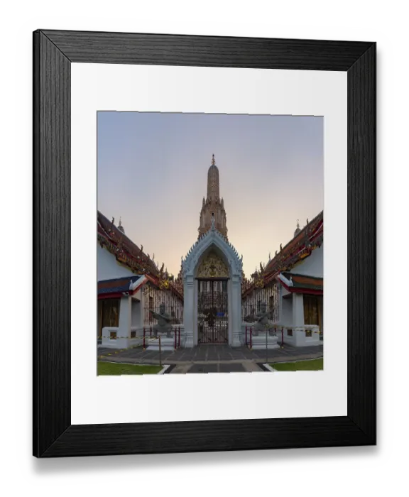 Framed Print : A picture of the Wat Arun Temple, at sunset