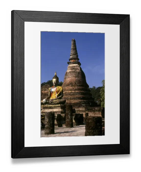 Framed Print : Wat Mahathat was founded in the 13th century by King Intharathit (c) Framed Print : Wat Mahathat was founded in the 13th century by King Intharathit (c)