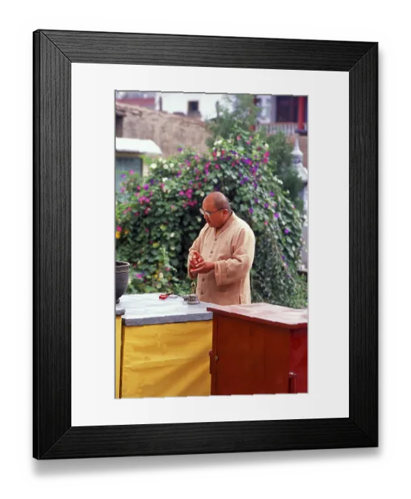 Framed Print : Kumarajiva, (Chinese:Jjiumoluoshi) Framed Print : Kumarajiva, (Chinese:Jjiumoluoshi)