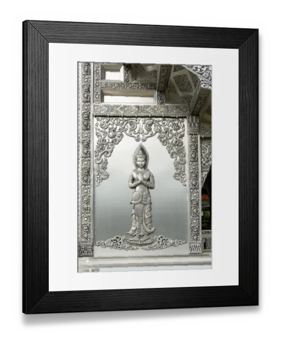 Framed Print : The old silversmiths quarter centred on Baan Wua Lai (Spotted Cow Village)