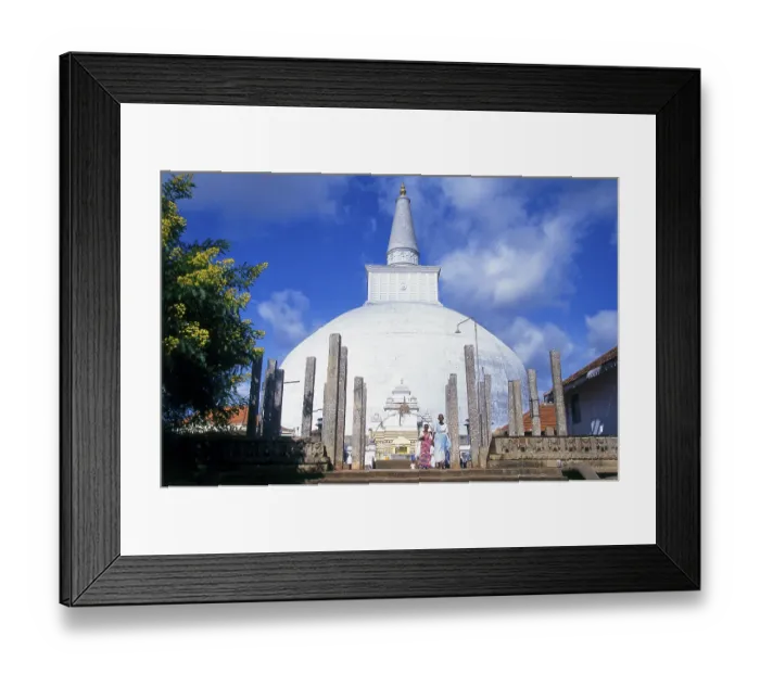 Framed Print : Ruvanvelisaya Dagoba was built by King Dutugemunu (r)