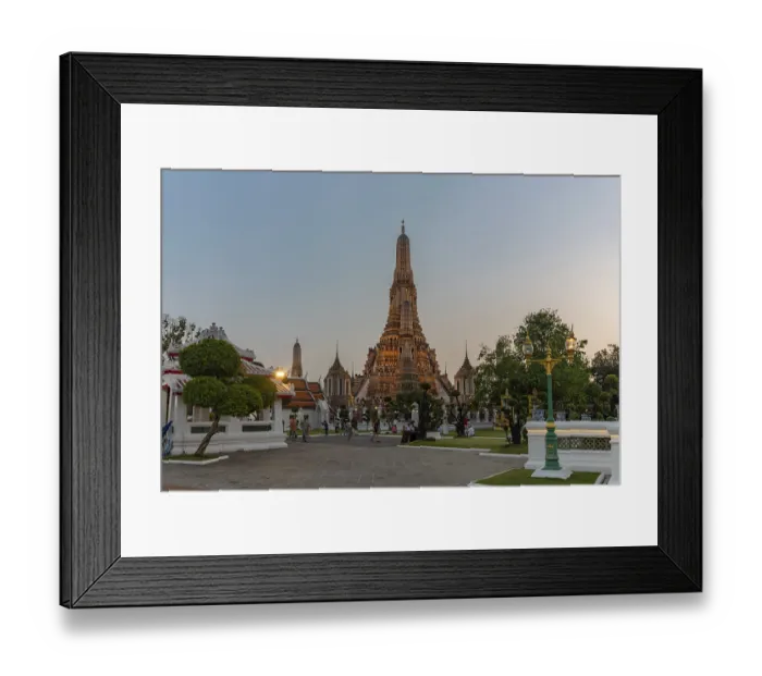 Framed Print : A picture of the Wat Arun Temple, at sunset Framed Print : A picture of the Wat Arun Temple, at sunset