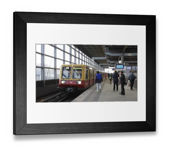 Framed Print : S-Bahn, Station, Sudkreuz Framed Print : S-Bahn, Station, Sudkreuz