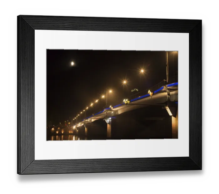 Framed Print : View of Frankfurt am Main at night