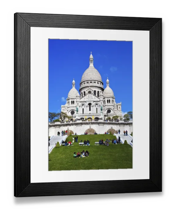 Framed Print : The Sacre Coeur church on Montmartre in Paris Framed Print : The Sacre Coeur church on Montmartre in Paris