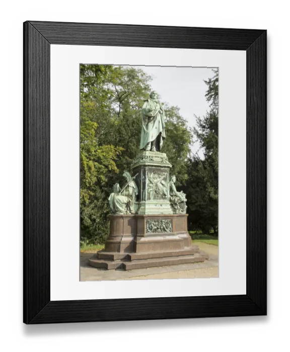 Framed Print : Peter von Cornelius Monument at the Hofgarten