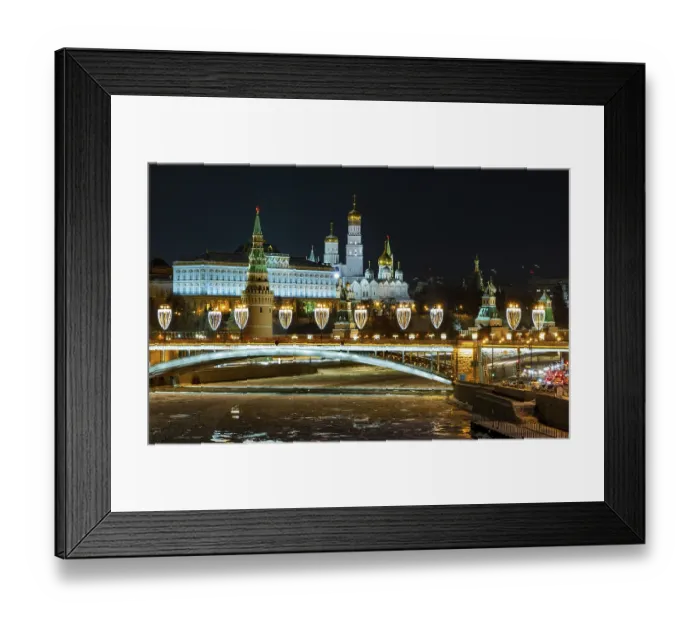 Framed Print : A picture of the Kremlin at night Framed Print : A picture of the Kremlin at night